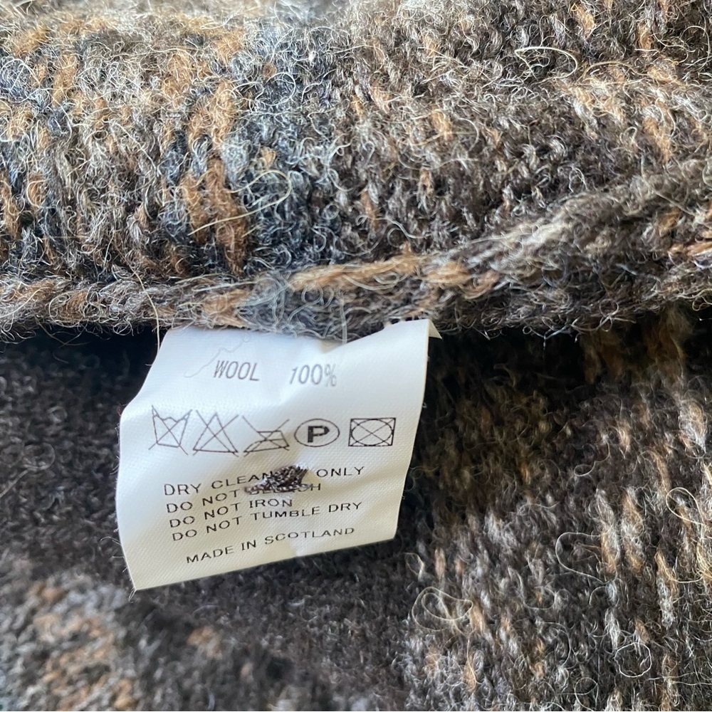 Jamieson’s of Shetland men's gray/brown wool Fair Isle shawl collar cardigan, XS - Picture 8 of 11